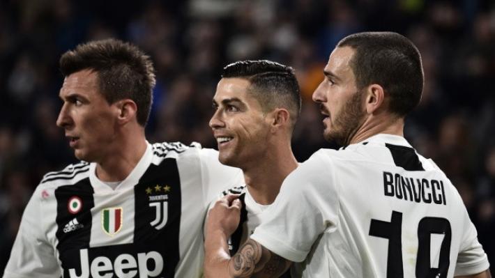 Mandzukic: la fila si allunga