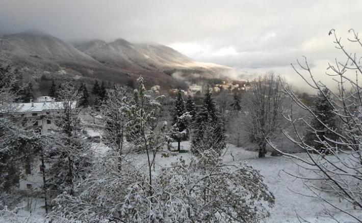 Arriva la Befana e porta il gelo artico, ma per poco