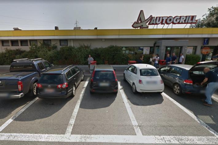 Dimenticano  100mila euro in gioielli all'autogrill: ritrovati e restituiti