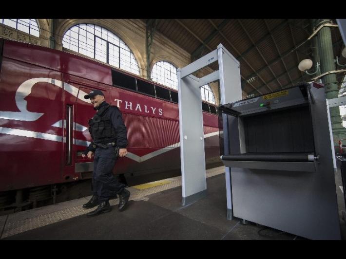 Grida 'Allah Akbar' su Amsterdam-Parigi
