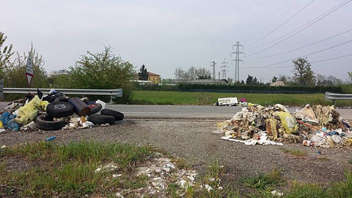 Discarica in via Nascia