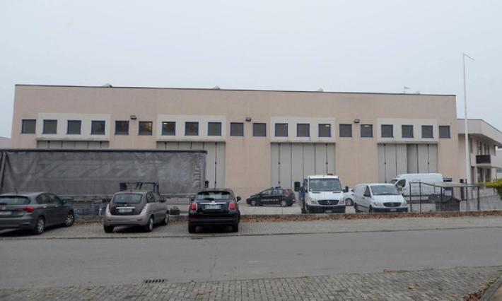 Travolto dalla pala di un escavatore: 37enne ancora gravissimo