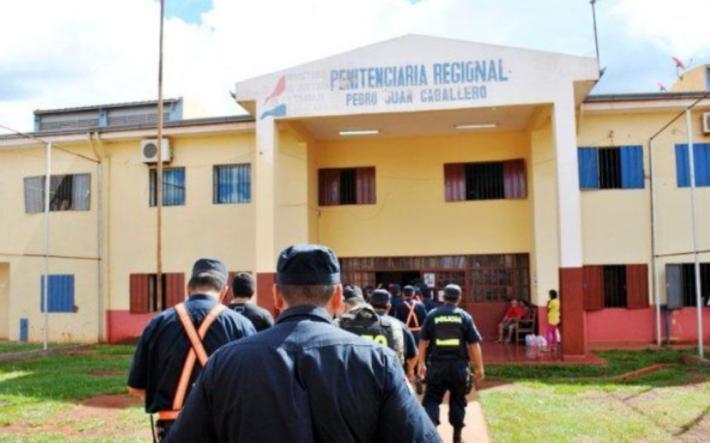 Paraguay: spettacolare fuga di 75 pericolosi reclusi brasiliani