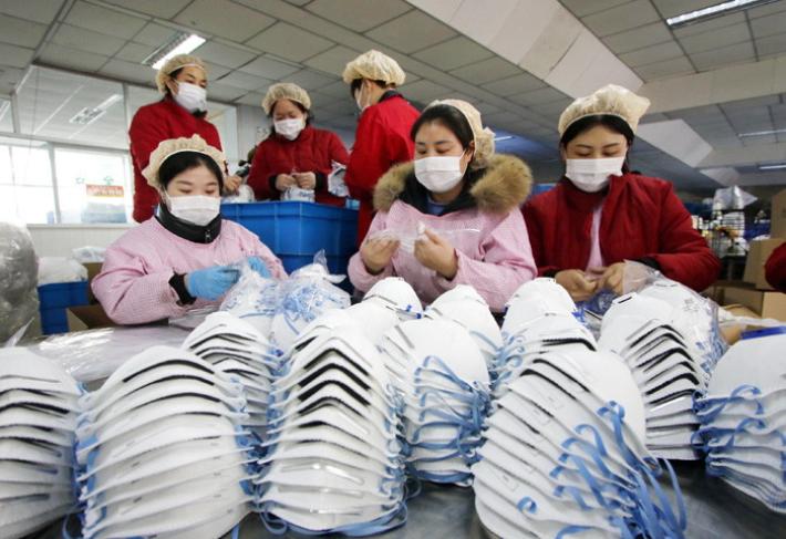 Il virus cinese &egrave; arrivato all'uomo dai serpenti. I morti sono 25, i contagiati 616