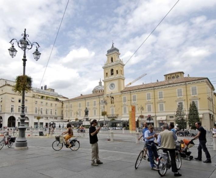 Prove di "normalit&agrave;" (controllata), da domani termina lo stato d'emergenza - Un riepilogo delle nuove (ridotte) regole