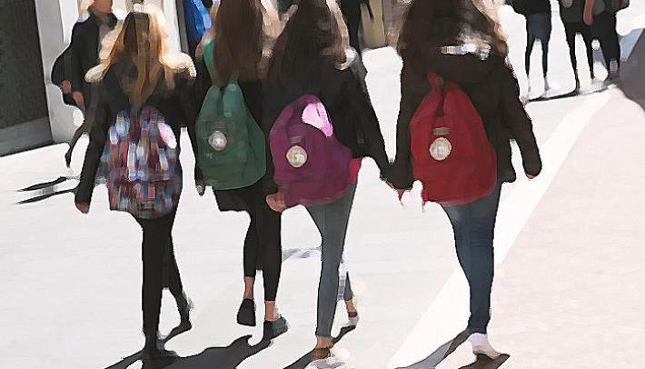 Due 12enni adescate e molestate a Rimini mentre vanno a scuola 