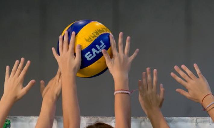 Ragazzine deferite, guerra aperta tra Coop e Energy