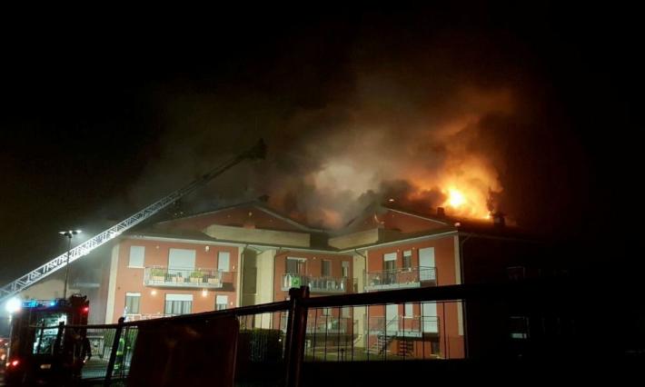 Colletta per la famiglia &laquo;sfrattata&raquo; dall'incendio