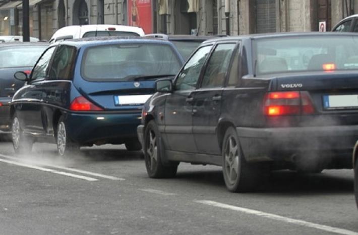 Smog, un altro bollino rosso:  proseguono le misure emergenziali  fino a venerd&igrave; 3 febbraio, compreso, con lo stop ai diesel Euro 5