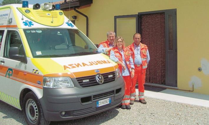 Corniglio, punto da un imenottero va in choc anafilattico: lo salva l'intervento tempestivo della Pubblica