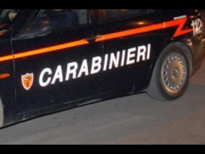 11enne chiede aiuto per la mamma, arrivano i carabinieri: scatta il codice rosso per maltrattamenti