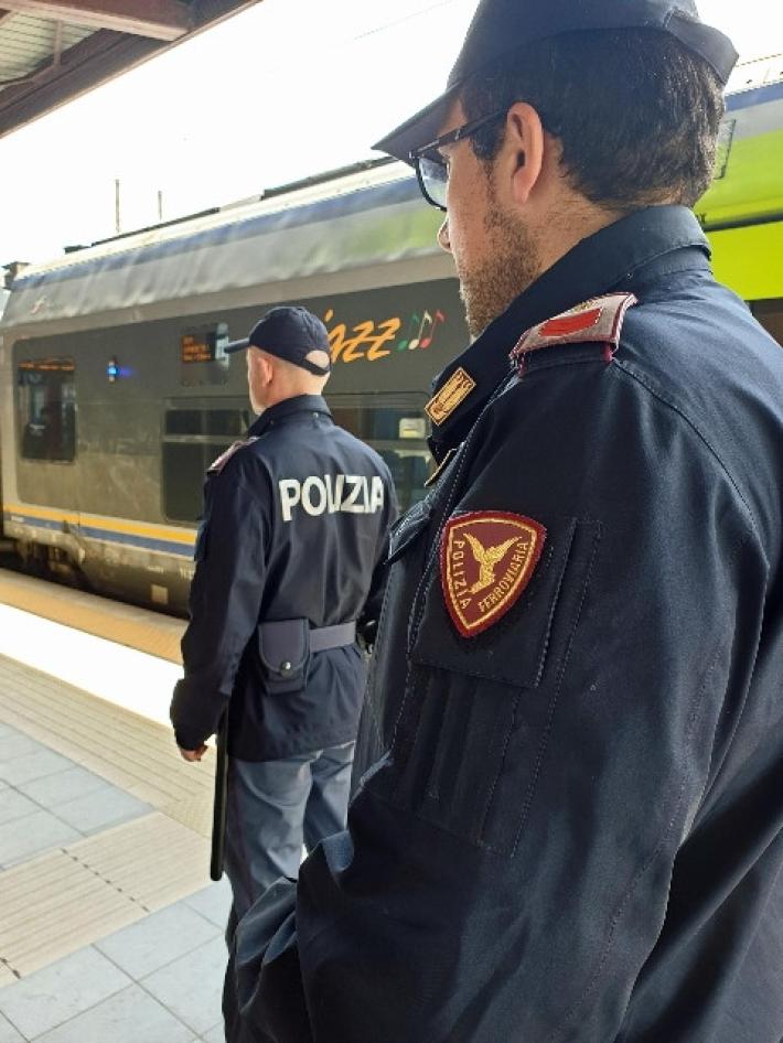 Furti e droga ancha a Pasqua lungo la rete ferroviaria emiliana: 1 arresto e 15 denunciati