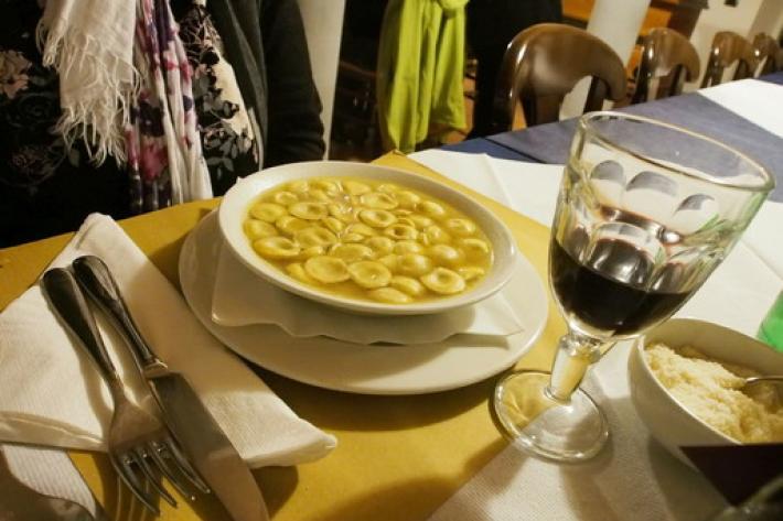 Tra cappelletti, castelli aperti e cinquantini d'epoca: l'agenda della domenica