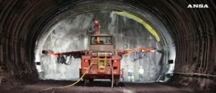 L'Alta velocit&agrave; fa bene al Pil: una fermata vale l'8-10%