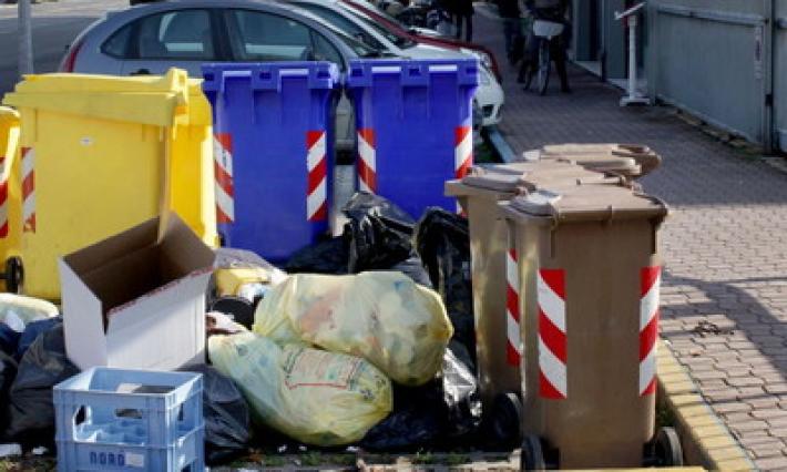 Il sacco della discordia: multato un anziano malato