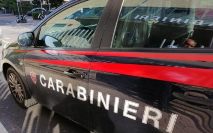 Va in caserma dei carabinieri e deruba  il maresciallo: denunciato a Piacenza
