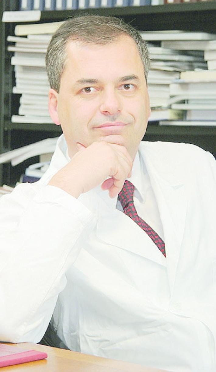 Il ricercatore Franco Lori: "Meglio la cura del tumore o il benessere dei ratti?"