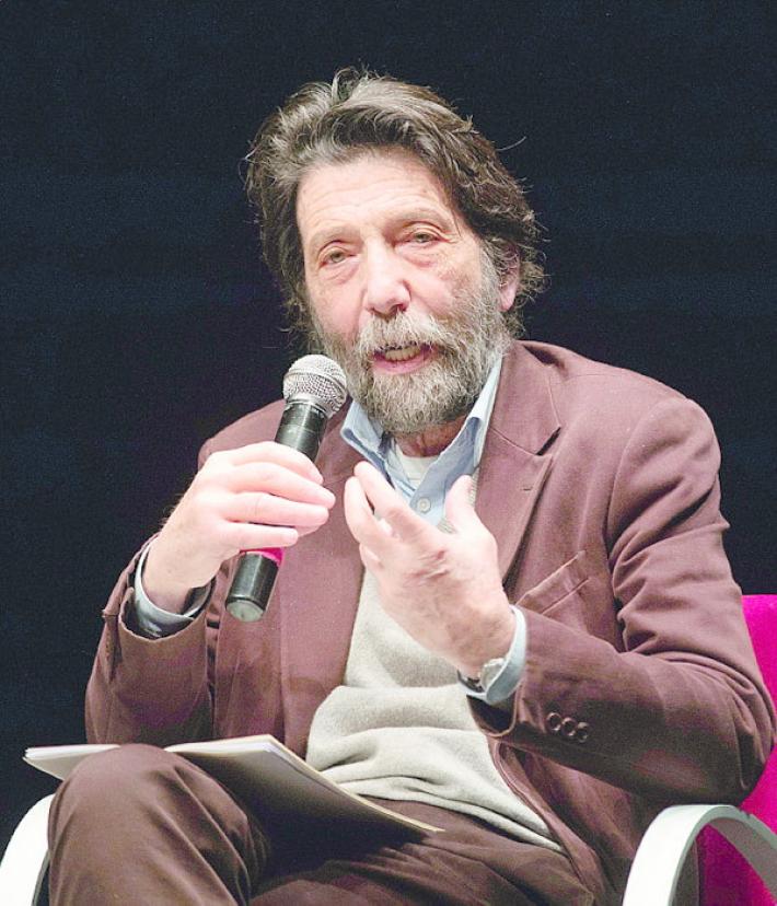 Teatro Due Cacciari:     &laquo;Le sardine dovrebbero leggersi Machiavelli&raquo;