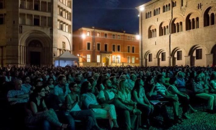 Battiato riempie piazza Duomo