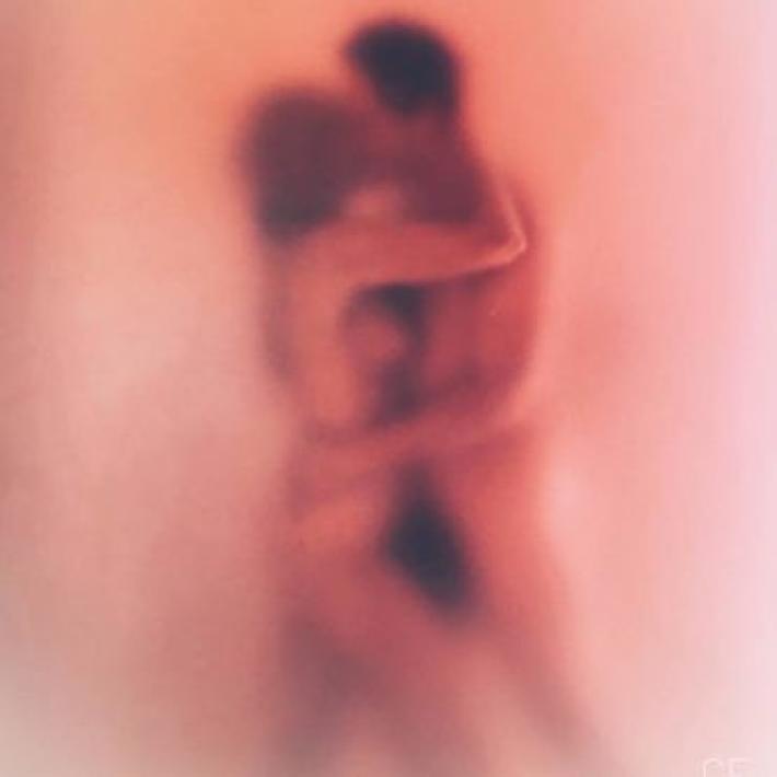 Santamaria-Barra, foto hot che Instagram rimuove (tra le polemiche)