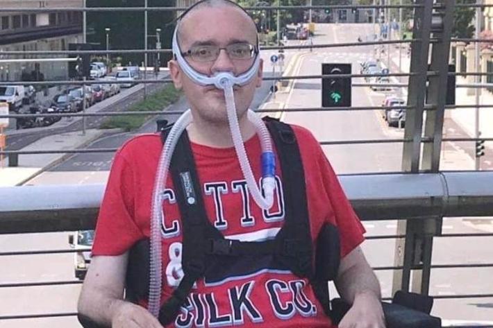 L&rsquo;appello di Ivan, affetto da distrofia muscolare: &ldquo;Aiutatemi a fare il viaggio pi&ugrave; importante della mia vita