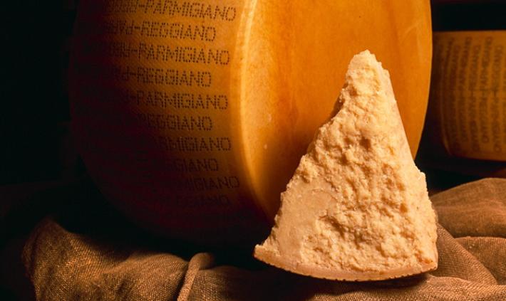 Buone notizie per parmigiano e prosciutto: l'Italia esce indenne dalla revisione Usa sui Dazi