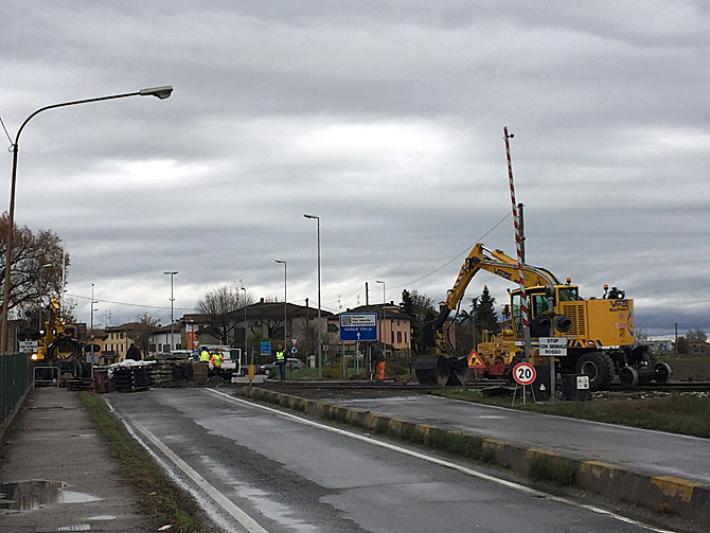 Divelta la sbarra del passaggio a livello di Sorbolo a Levante: via Mantova in tilt