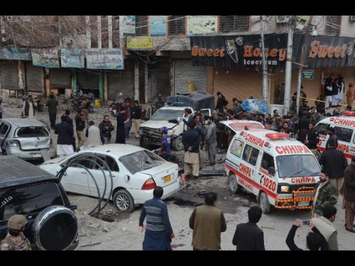 Kamikaze si &egrave; fatto esplodere in aula tra studenti