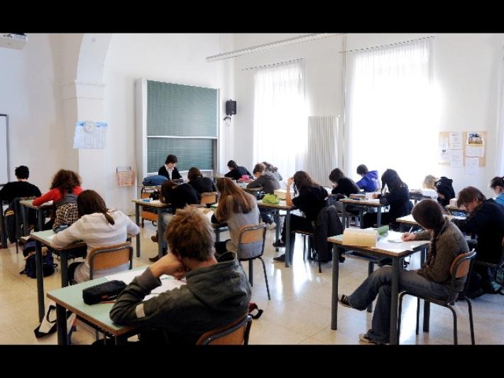 Maturit&agrave;: premio da 255 euro, diminuisce ancora la quota 