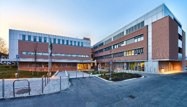 Barista sgrida minorenne, preso a calci e pugni dal genitore