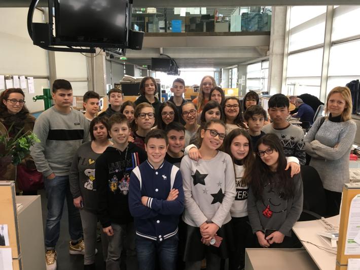 La 2&deg; D della scuola media di Sorbolo visita la redazione 