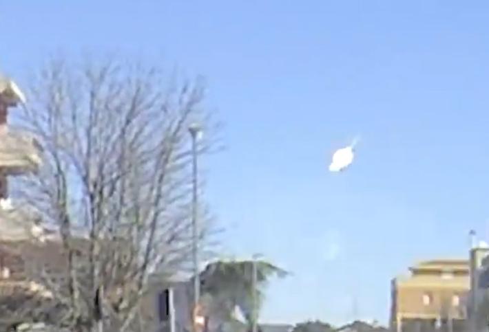 Meteorite esplode sul Nord Italia: &egrave; caduto nell'Adriatico - Video 