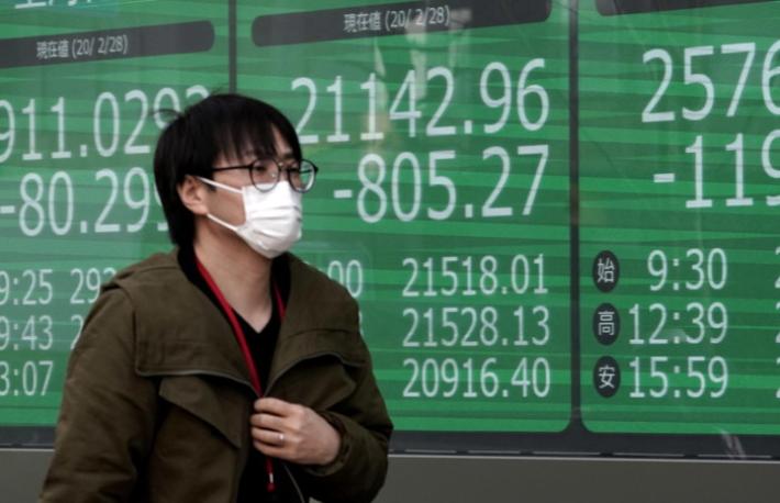 Complottismo: un virus da combattere con la ragione