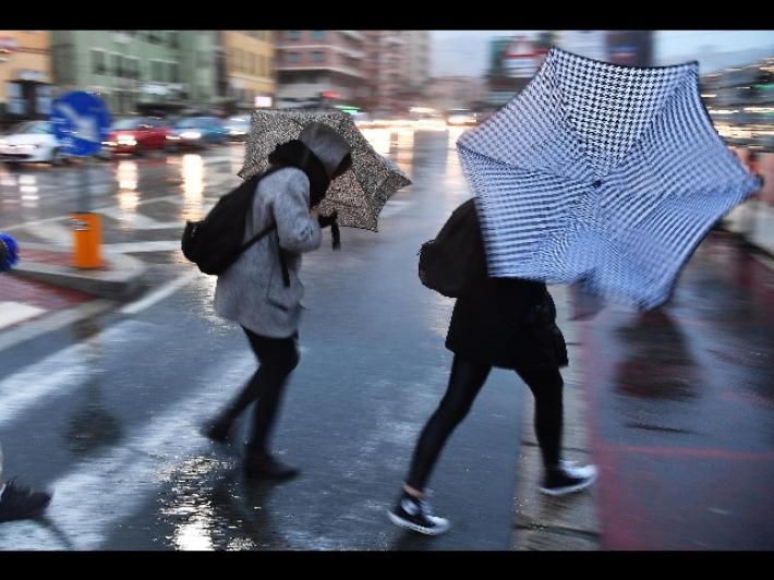 Parma, allerta arancione per vento in serata 
