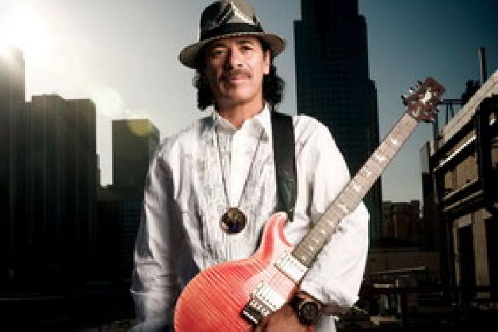 Santana ha un malore sul palco e sviene