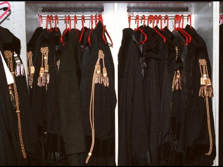 Droga e festini, parroco Prato patteggia 3 anni e 8 mesi