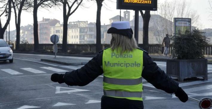 La domenica &egrave; ecologica: tornano i divieti per le auto pi&ugrave; inquinanti  