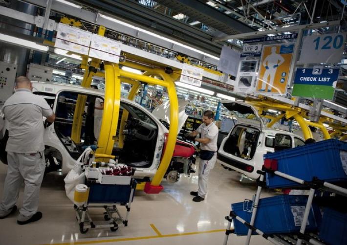 La rivoluzione dell'auto: un regalo alla Cina (e anche agli Stati Uniti)