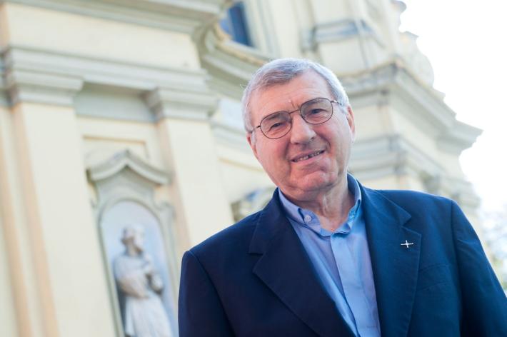 Addio a don Giuseppe Fadani, parroco di Carignano