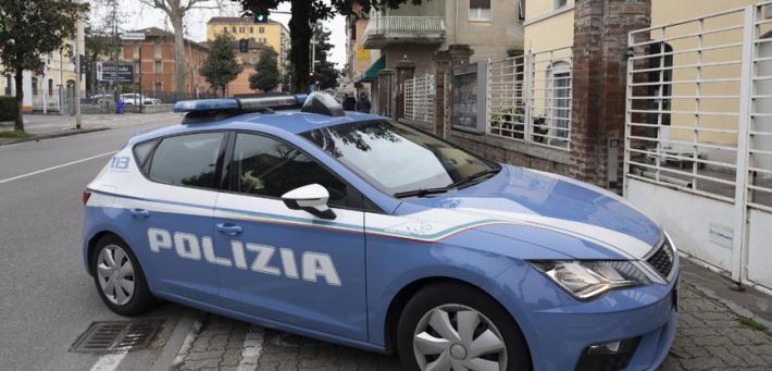Accoltellato un 24enne: &egrave; grave. Responsabili in fuga