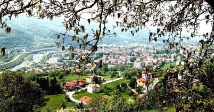 New York, solidariet&agrave; dai valligiani a stelle e strisce