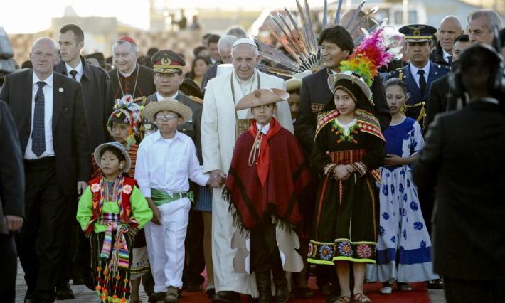 Il Papa &laquo;vende&raquo; i regali. Il ricavato ai poveri