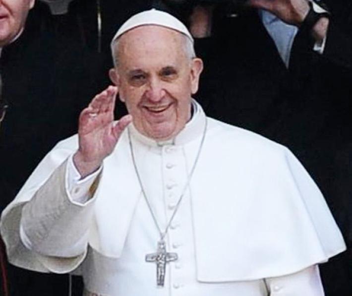 Papa Francesco : " Anche le transessuali sono figlie di Dio"