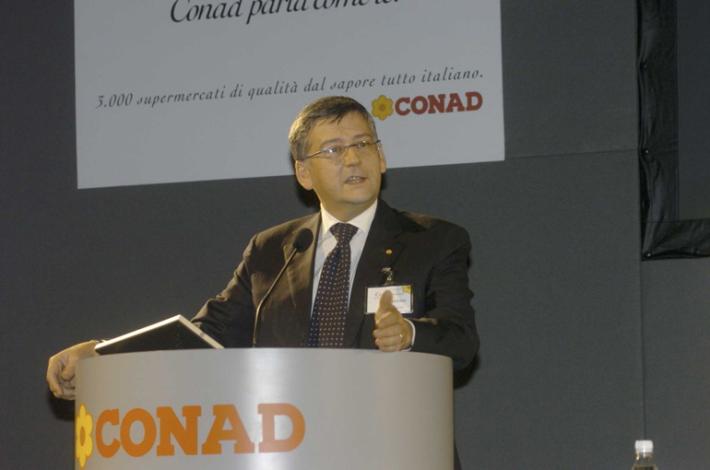  L'ad di Conad Pugliese: 'A Parma ho rischiato multa per donare biancheria a un trasfertista bloccato in citt&agrave;'