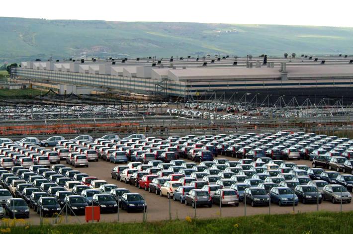 Effetto coronavirus, il mercato crolla dell'85%. Unrae: servono 3 mld