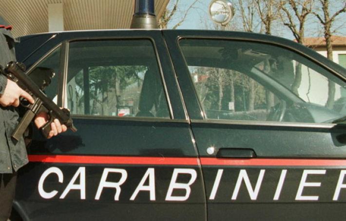 Picchia la moglie incinta, 40enne arrestato