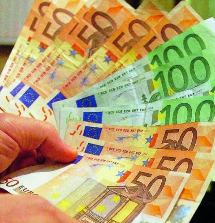 Stop al salario minimo: passa l'emendamento per la delega al governo. Opposizioni all'attacco