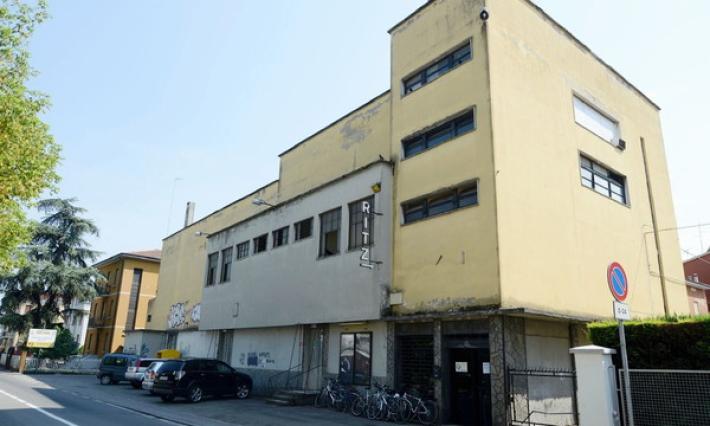 Ritz, dai film porno alle messe