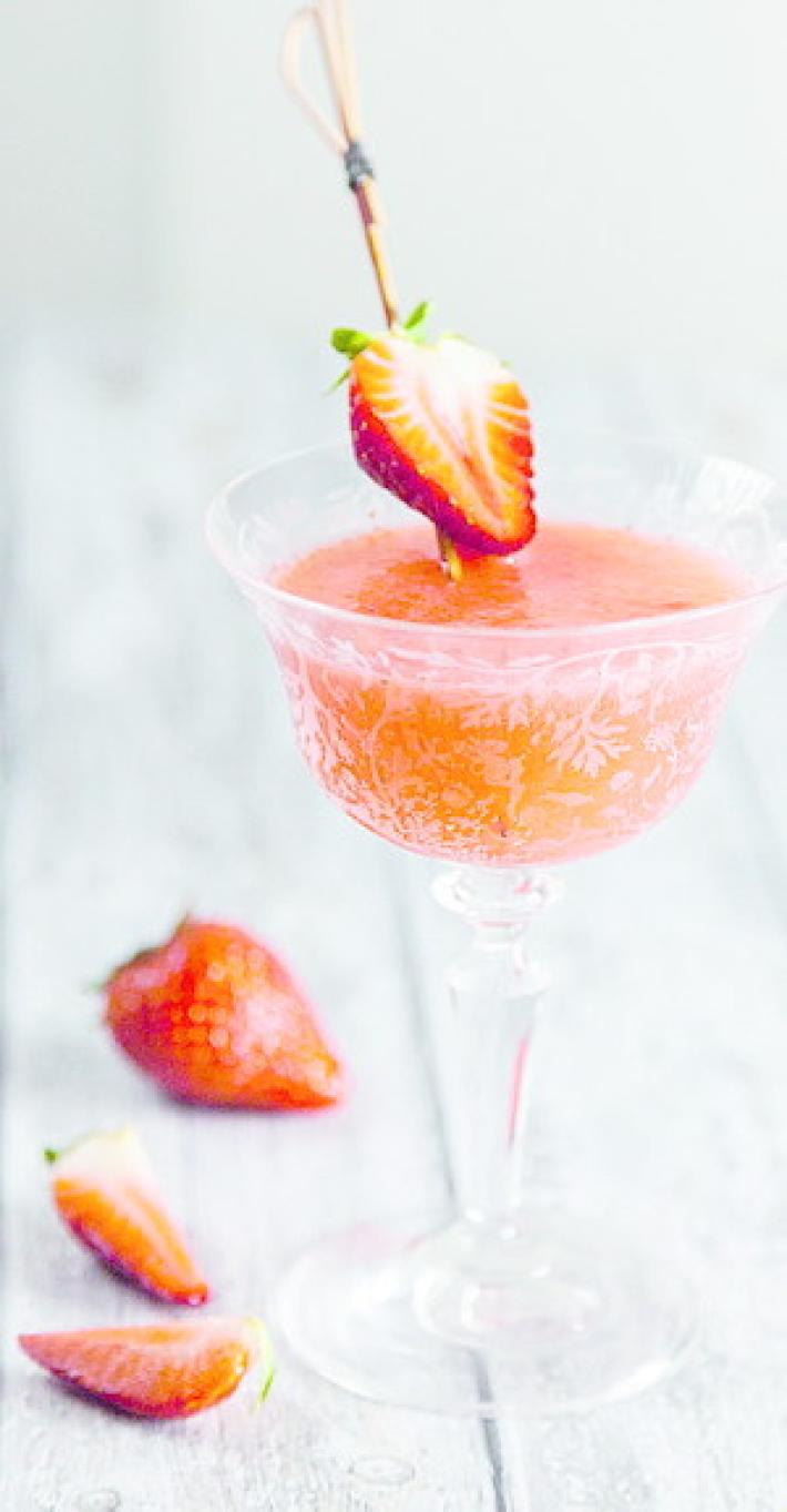 Fragola regina di questo cocktail fresco e semplice