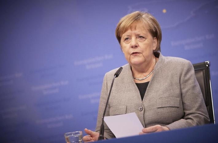 Merkel "no agli Eurobond, trovare altri strumenti di solidarieta'"